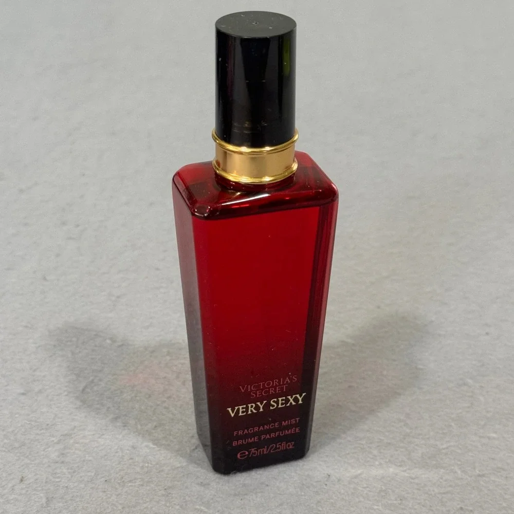 Victoria's Secret Very Sexy Fragrance Mist Women 2.5oz Red Ombre Travel Spray